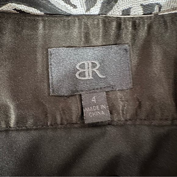 Banana Republic Black Floral Embroidered A-Line Skirt - Jacquard| Size 4‎ - Picture 5 of 6